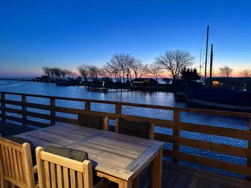 Piratenschiff - First-Class Auszeit mit privaten Spa, Kamin, Meerblick & Gym in Fehmarn, Deutschland