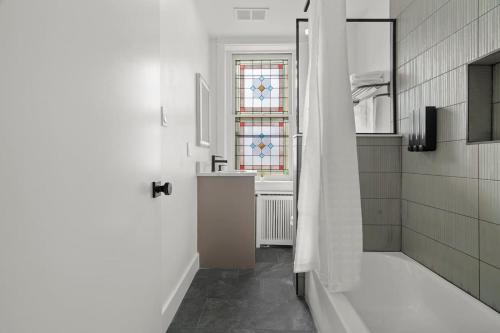 Oasis Spacious-Private Parking 16 Beds 29 Guests - image 5