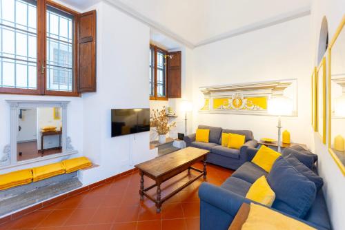 Charming Historic Apartment with Modern Comfort in the Heart of Florence