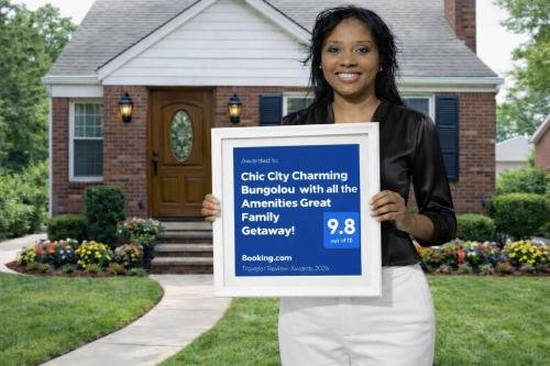 Chic City Charming Bungalow with all the Amentities Great Family Getaway! in Harper Woods