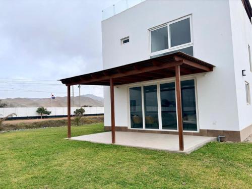 Casa de playa en Cerro Azul con piscina privada