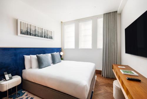 1 queen bed