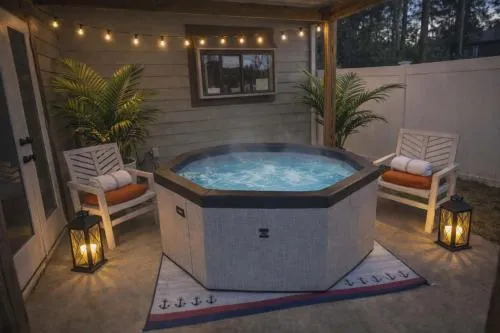 Spacious 3BR Family Beach Home 5 Mins to Panama City Beach & Sleeps 9 Hot tub photo 2
