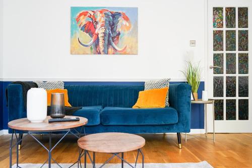 4BR Putney House with Garden Ideal for Contractors, London