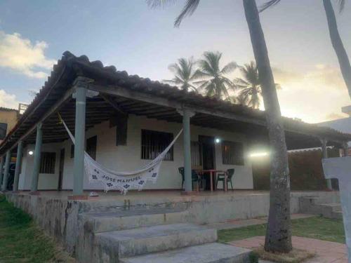 Exterior view, Casa a pasos del mar en Playa el Agua in Margarita Island