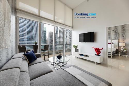 High Ceiling Exquisite 1BR 1BA ICON Brickell, Miami