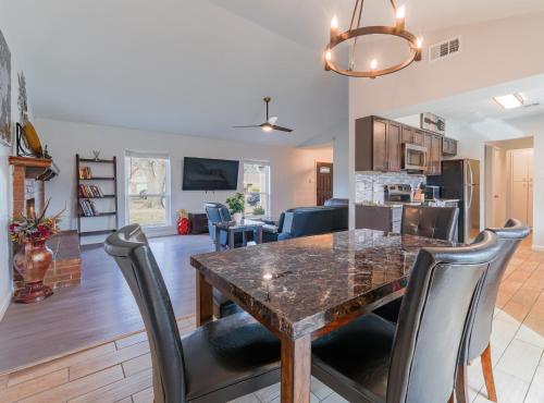 Facilities, Beautiful home with backyard in Flower Mound