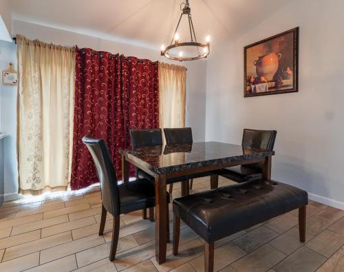 Facilities, Beautiful home with backyard in Flower Mound