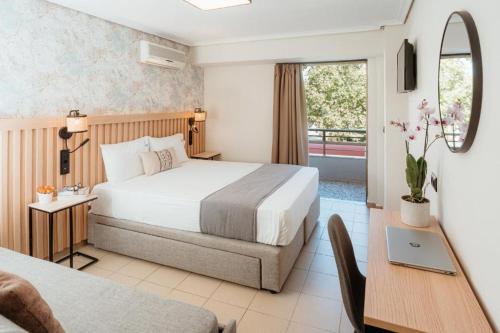 Aqua Beachfront Elegant Hotel - Olympiaki Akti