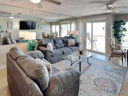 Surfside Six E, 2 Bedrooms, Ocean Front, Sleeps 6, Wireless Internet in St. Augustine, USA