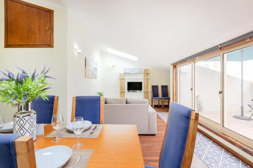 Top Floor Retreat in Espinho in เอสปินโฮ