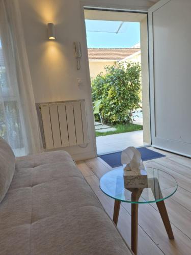 Maison chaleureuse jacuzzi PS2-1, climatisation et parking payants, Баньё