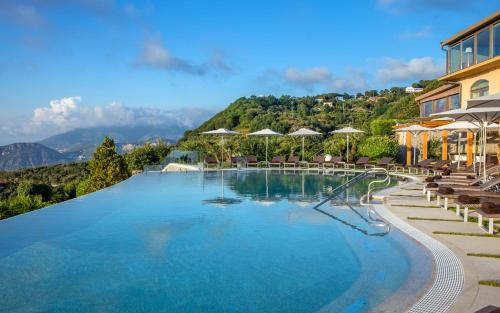 مسبح, Grand Hotel Due Golfi in ماسا لوبرينس