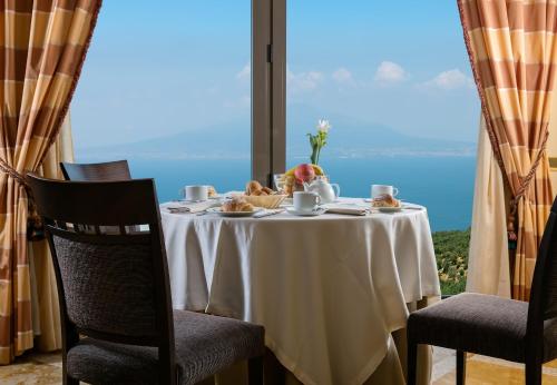 Grand Hotel Due Golfi - image 8