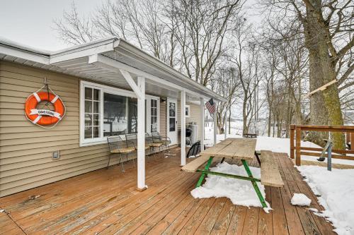 Deck & Fire Pit! Muskingum Fishing Cabin in Dresden (OH)