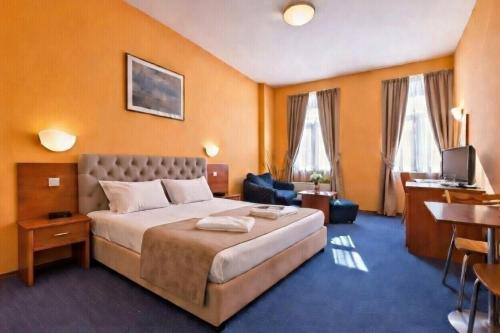 room detail thumbnail 0
