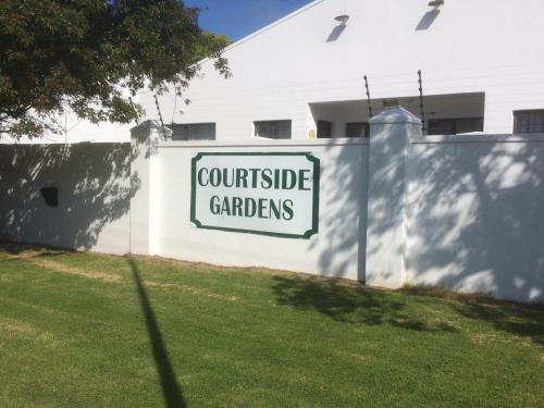 

CourtSide Gardens Apartment