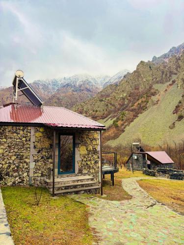 Montis Resort in Hermon