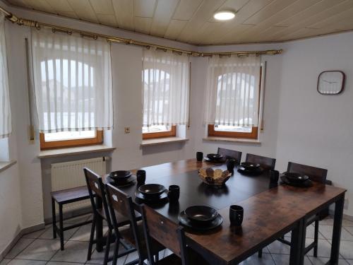 Létesítmények, Vibe Room Naturnah 2 bis 10 Gäste bis zu 140 qm (Vibe Room Naturnah 2 bis 10 Gaste bis zu 140 qm) in Postbauer-Heng