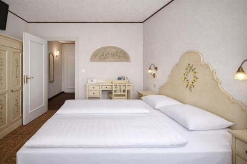 2 twin beds