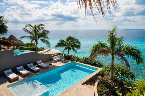 Oceanfront 5BR Villa - Heated Pool & Concierge