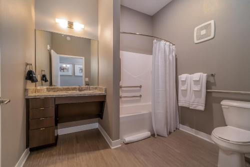 Kasa Des Moines Downtown - image 12