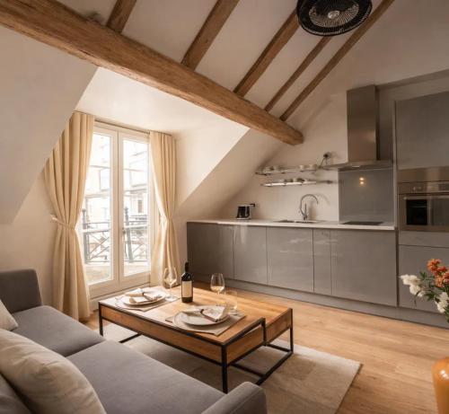 Place des Vosges - Deluxe apartment for 4 - image 7