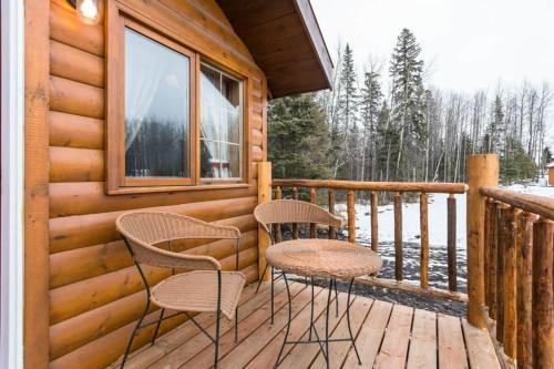 The Mustang Cabin - Bear Creek Cabins in Poplar Bay (AB)