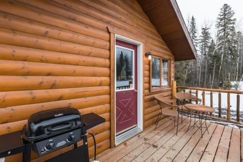The Mustang Cabin - Bear Creek Cabins in Poplar Bay (AB)