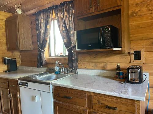 The Lynx cabin - Bear Creek Cabins in Poplar Bay (AB)