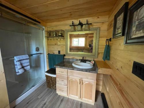 The Deerview cabin - a part of Bear Creek Cabins in Poplar Bay (AB)