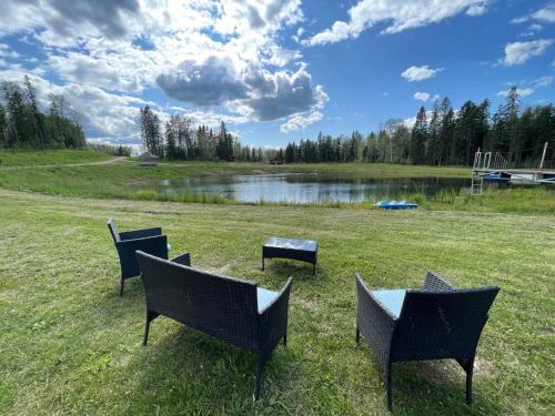 The Deerview cabin - a part of Bear Creek Cabins in Poplar Bay (AB)