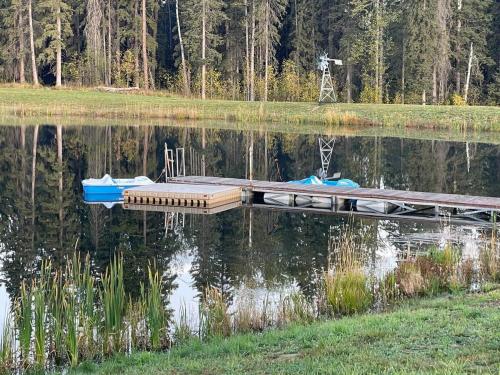 The Deerview cabin - a part of Bear Creek Cabins in Poplar Bay (AB)