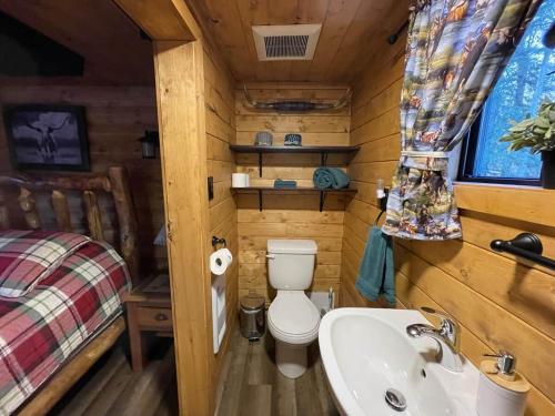 The Longhorn cabin - Bear Creek Cabins in Poplar Bay (AB)