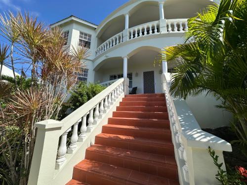 ทัศนียภาพภายนอกโรงแรม, Krysta's Hideaway in บาสเซตเตอร์เร่