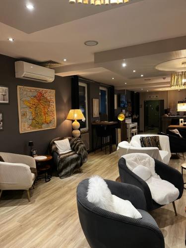 فندق بيست ويسترن لا مار أو بويسون (Best Western Hotel La Mare O Poissons) in Ouistreham