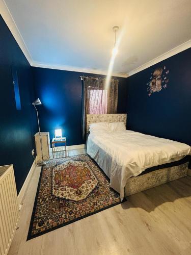 Modern & cozy 2 bedroom flat in Coldside