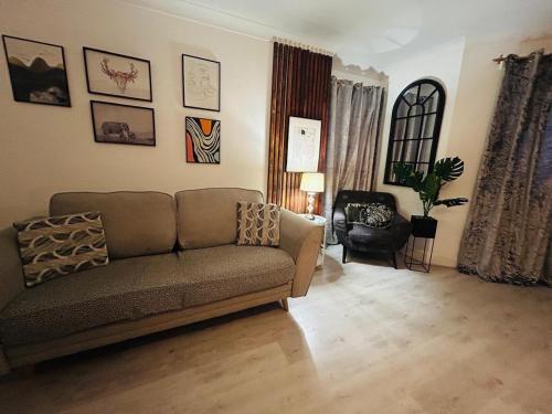 Modern & cozy 2 bedroom flat in Coldside