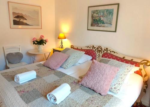 2 twin beds