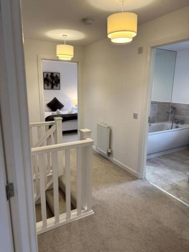 Зручності, Luxury 4BR Detached Exec Home in Гамільтон