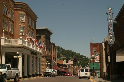 Deadwood Hotels