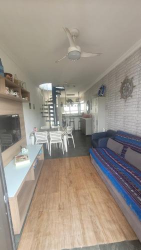 Duplex 180 m2 Predio Frente mar em Boraceia – khách sạn tại Praia da Boraceia
