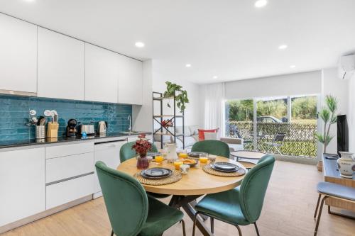 Sunny Stays Espinho | Balcony & Pool in Espinho