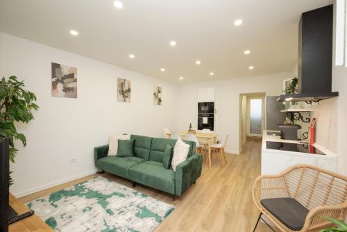 City Garden House by Hosty in Prior Velho