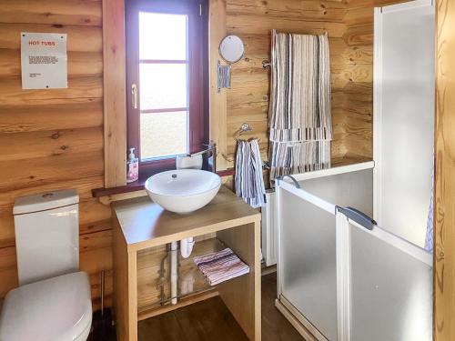 Bathroom, Park House Lodge - Whitfield in Allendale Town