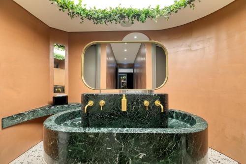 Bad, The Stanley in Athen