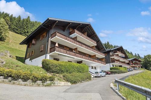 Ski-In Comfort Charming Morgins 5 Min Walk to Portes du Soleil Telecabine in Troistorrents, Schweiz