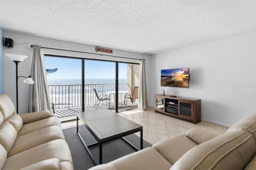 1b 1b Direct Beachfront - Balcony - Beach Place #409, St Pete Beach