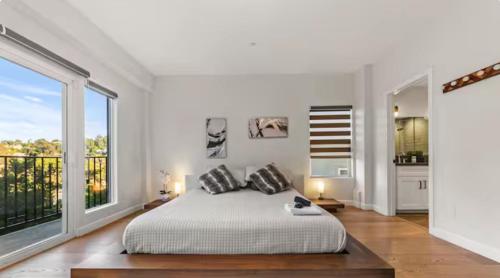 Luxurious 4BR in prime LA location with great view in Los Angeles, USA