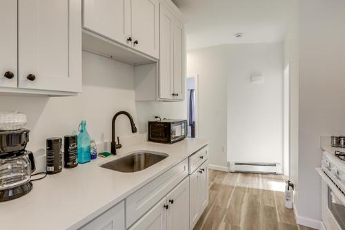 1 Mi to Main Street! Cozy Concord Apartment in 康科德